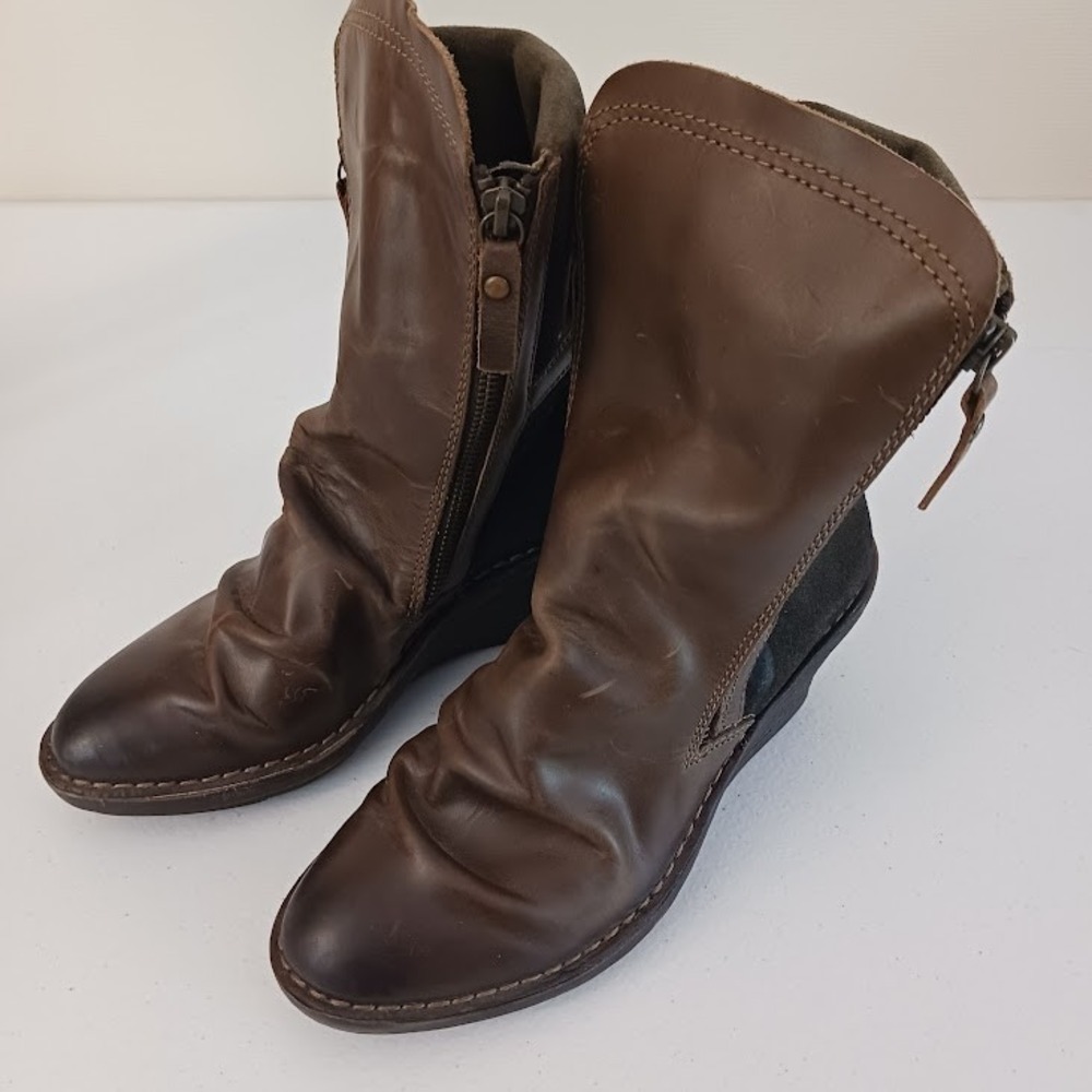 Fly London	Womens Leather Zip up Ankle Boots,‎ Size 6.5 Women's
